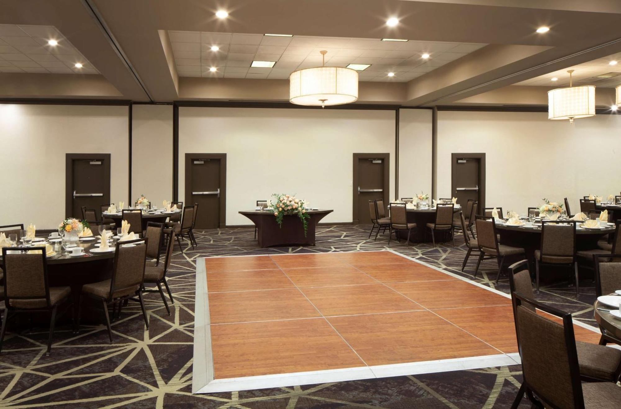 Embassy Suites By Hilton Philadelphia Airport Dış mekan fotoğraf