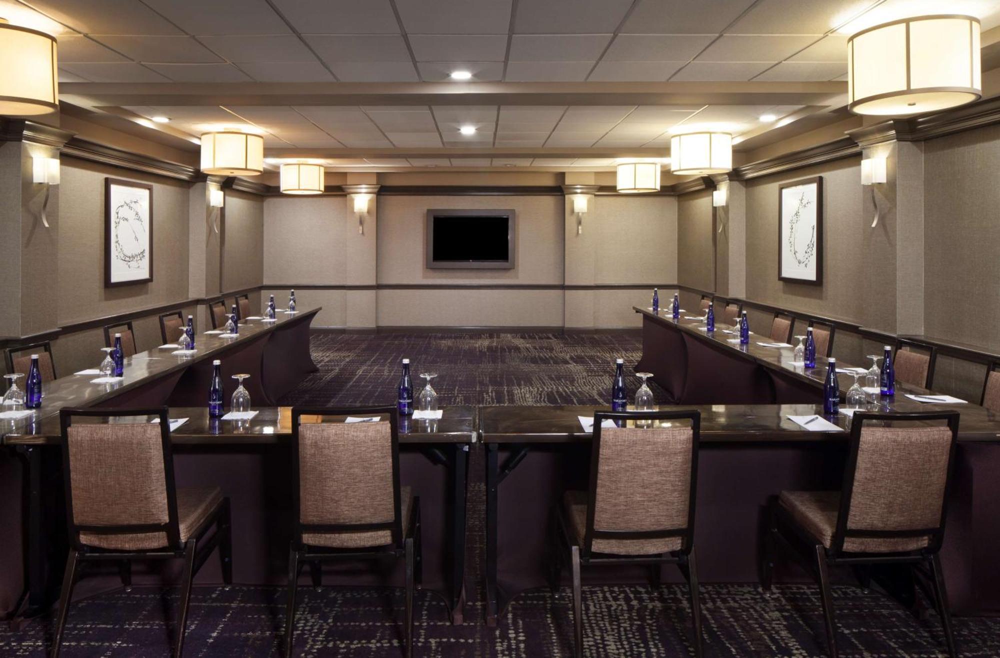 Embassy Suites By Hilton Philadelphia Airport Dış mekan fotoğraf