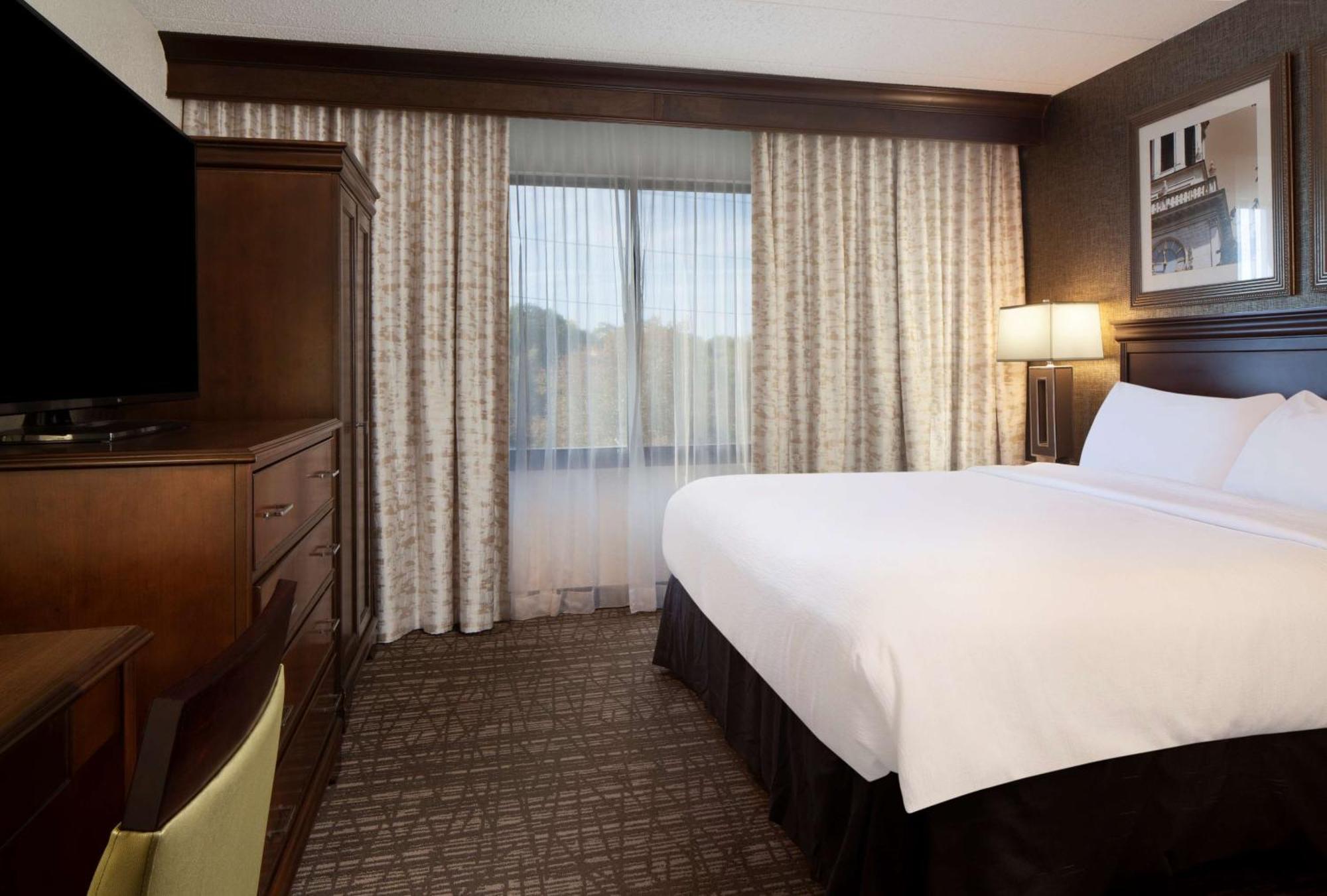 Embassy Suites By Hilton Philadelphia Airport Dış mekan fotoğraf